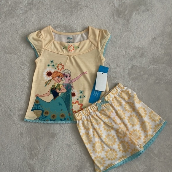 Disney Store Frozen Elsa/Anna (2) PC Pajama Set - Picture 4 of 11